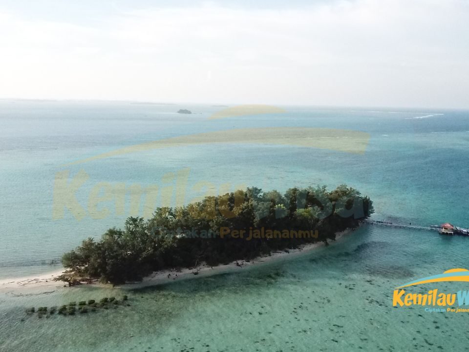 Patung lembuswana pulau kumala